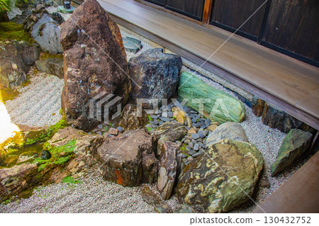 [Kyoto Scenery] Daisen-in Temple: A garden where white sand and rock formations represent life 130432752
