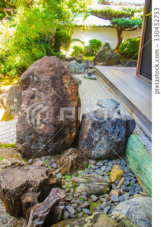 [Kyoto Scenery] Daisen-in Temple: A garden where white sand and rock formations represent life 130432753