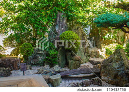 [Kyoto Scenery] Daisen-in Temple: A garden where white sand and rock formations represent life 130432766