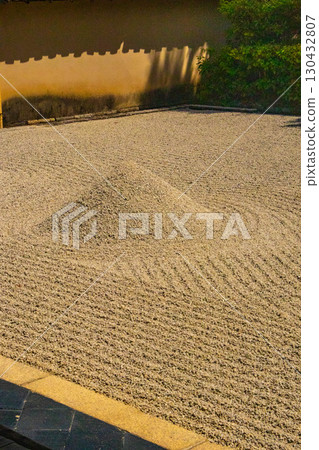 [Kyoto Scenery] Daisen-in Temple: A garden where white sand and rock formations represent life 130432807