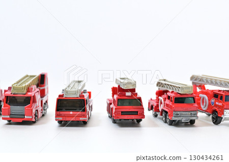 消防車和緊急車輛 130434261