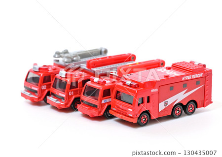 消防車和緊急車輛 130435007