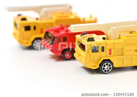 機場化學消防車 消防車 急救車 130435180