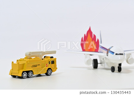 機場化學消防車 消防車 急救車 130435443