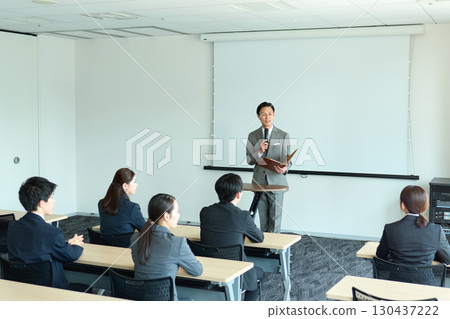 接受內部訓練的人員 接受內部訓練的人員 130437222