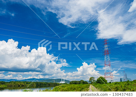 枚方市淀川河畔的輸電線塔 枚方市淀川河畔的輸電線塔 130437483