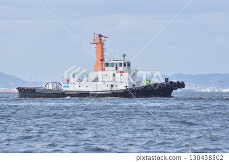 Tugboat at Osaka Port 130438502