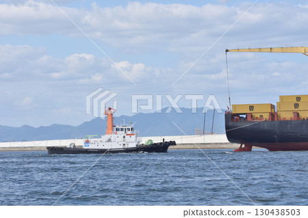 Tugboat at Osaka Port 130438503