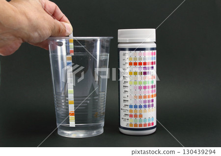 Water quality testing using a simple test kit Water quality testing using a simple test kit 130439294