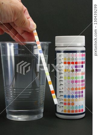 Water quality testing using a simple test kit Water quality testing using a simple test kit 130439299