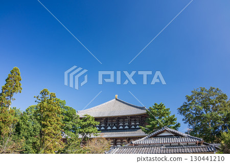 Todaiji Temple area under the autumn sky Todaiji Temple area under the autumn sky 130441210