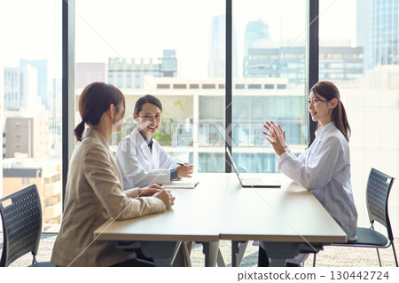 Women in a meeting: medical and sales professionals 130442724