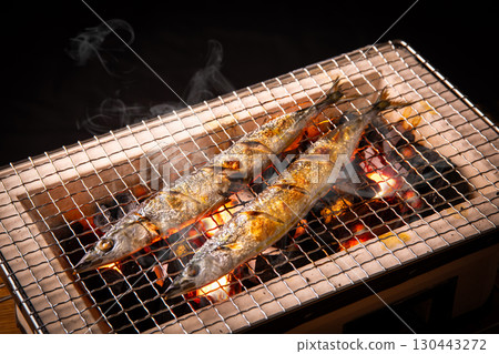 Bake autumn sweetfish 130443272