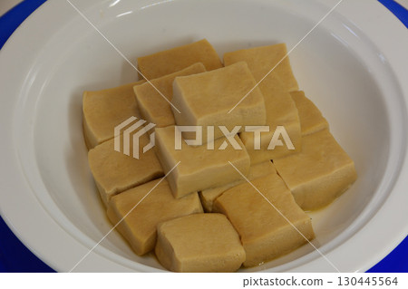 Simmered Koya Tofu, my wife's home-cooked meals, dinner at home, happy family Title change Simmered Koya Tofu, my wife's home-cooked meals, dinner at home, happy family Title change 130445564