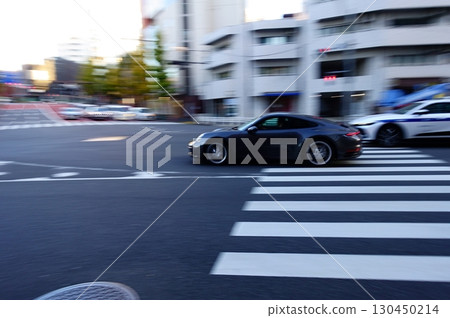 黑色跑車 130450214