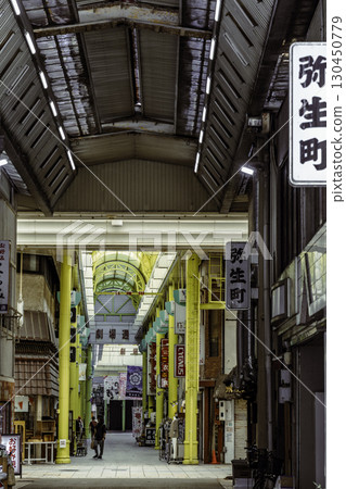 A retro shopping street and people in Gifu City 130450779