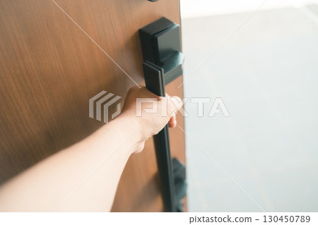 Open the front door Open the front door 130450789
