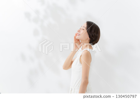 Women's beauty skin care 130450797