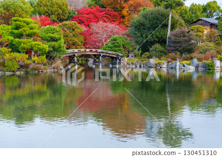 Kotobukiya和Sengoku橋在京都Wadasekoen Opatsu池塘 Kotobukiya和Sengoku橋在京都Wadasekoen Opatsu池塘 130451310