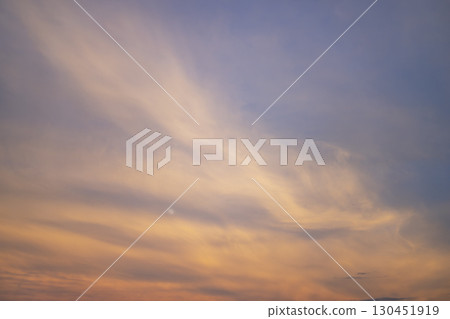 秋季日落黃昏天空秋季九月 秋季日落黃昏天空秋季九月 130451919