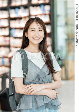 大學生圖書館校園生活 130463891