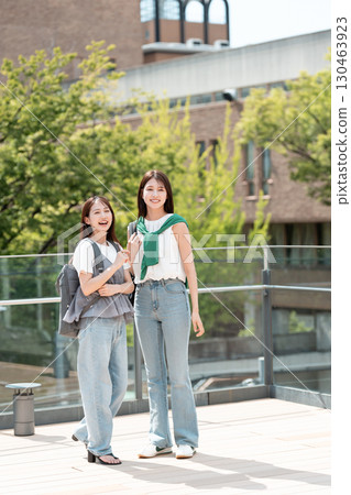 女大學生、大學校園、職校學生 130463923