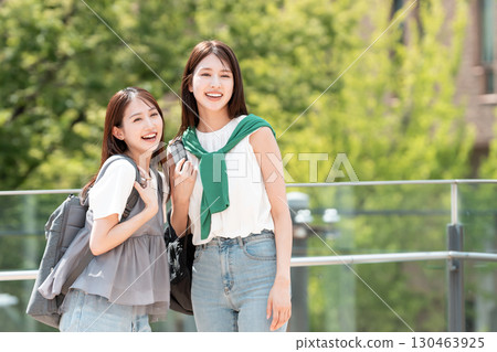 女大學生校園生活大學 130463925