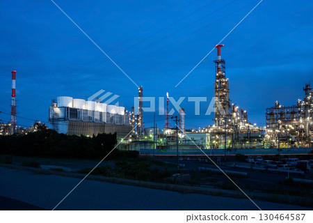 「四日市工廠的夜景」 昭和四日市鹽濱地區 「四日市工廠的夜景」 昭和四日市鹽濱地區 130464587