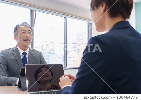 Businessmen's boss and subordinates having a meeting 130464779