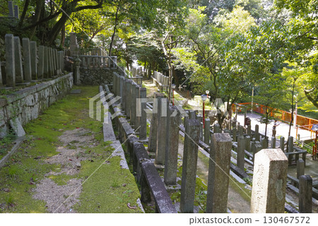 Kyoto Ryozen Gokoku Shrine, Graveyard of Patriots from the End of the Edo Period 130467572