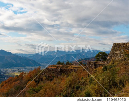 武田城堡秋天的廢墟 130468050
