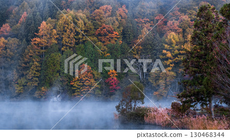 Lake Nakatsuna (autumn) Lake Nakatsuna (autumn) 130468344