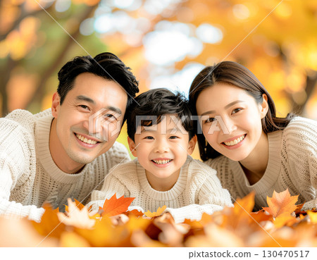 Family photo in the autumn park 130470517