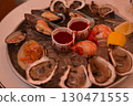 Oyster plate 130471555