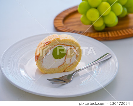 Shine Muscat Roll Cake Shine Muscat Shine Muscat Roll Cake Shine Muscat 130472034