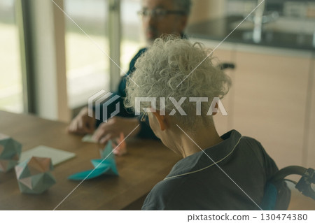 養老機構居民 130474380