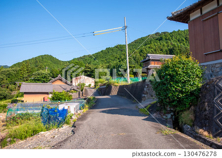 Traditional rural scenery (Sakamoto district, Yasusakayama town, Kameyama city, Mie prefecture) Traditional rural scenery (Sakamoto district, Yasusakayama town, Kameyama city, Mie prefecture) 130476278