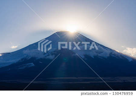 [富士山素材] 從山中湖看到的鑽石富士 [山梨縣] 130476959
