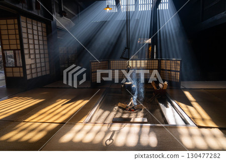 [Light beam material] A winter feature: The light beams of Okutani at Wakihonjin in Tsumago-juku [Nagano Prefecture] 130477282