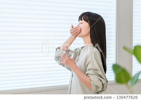 患病婦女服用口服藥物、補充劑、藥物、藥物 130477620