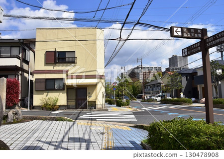Otsu City: Signposts and streetscape of Shiga Prefectural Route 47 Ikadate-Hamaotsu Line Otsu City: Signposts and streetscape of Shiga Prefectural Route 47 Ikadate-Hamaotsu Line 130478908