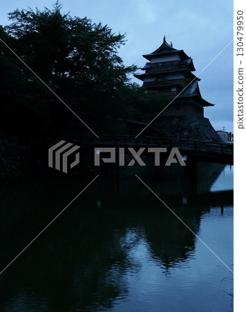 Takashima Castle in the early morning Takashima Castle in the early morning 130479950