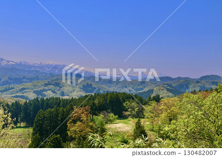 View from the ruins of Kasugayama Castle, looking southwest (Joetsu City, Niigata Prefecture) 130482007