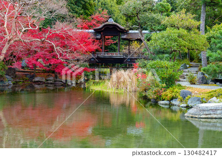 Kyoto Shosei-en Garden, Engetsu-ike Pond's Kaisou-ro Kyoto Shosei-en Garden, Engetsu-ike Pond's Kaisou-ro 130482417