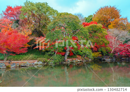 Kyoto Shosei-en Garden: Engetsuchi Pond and Tanpu Valley 130482714