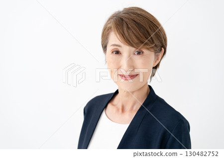 女業務肖像 130482752