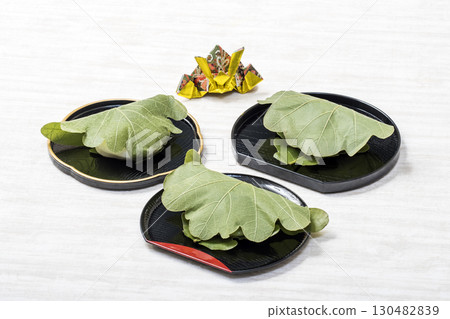 Kashiwamochi on individual plates, Children's Day, Boys' Day, image material Kashiwamochi on individual plates, Children's Day, Boys' Day, image material 130482839