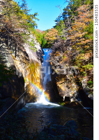 秋天的昇仙峽瀑布 130483535