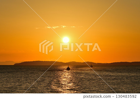 Asahi rising to the sea 130483592