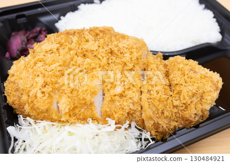 美味的豬排便當 美味的豬排便當 130484921